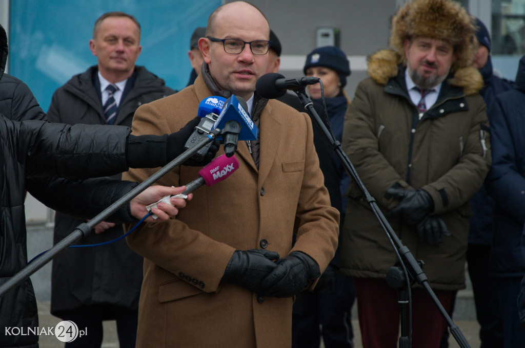 Pierwsze radiowozy w nowych barwach
