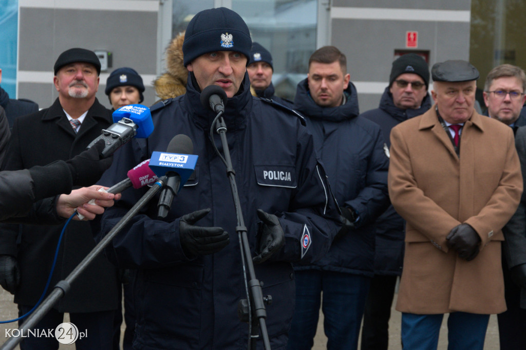 Pierwsze radiowozy w nowych barwach