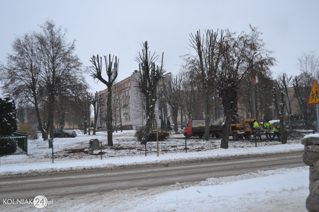 Mieszkańcy czekają na uprzątnięcie alejki