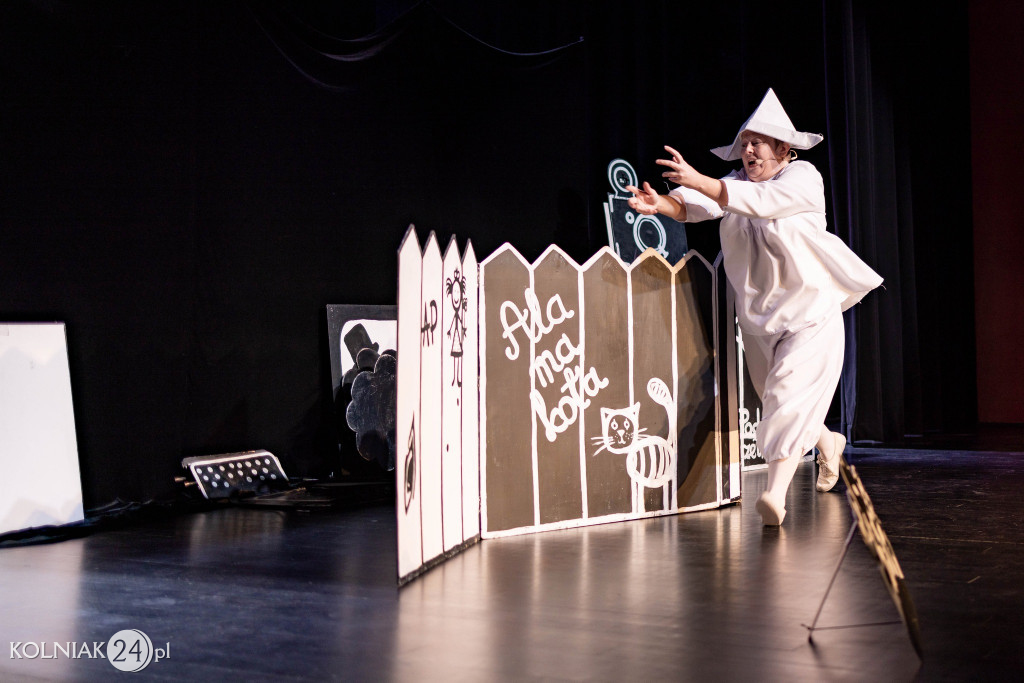 Teatr Pod Orzełkiem: Czarne i białe
