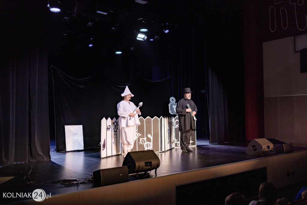 Teatr Pod Orzełkiem: Czarne i białe