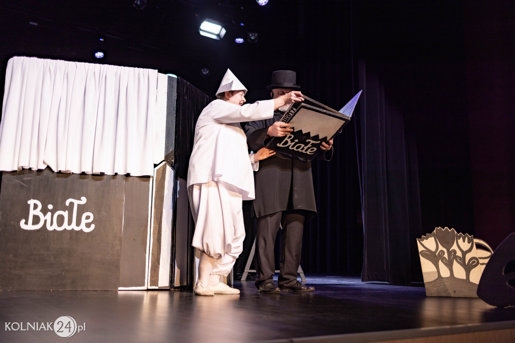 Teatr Pod Orzełkiem: Czarne i białe