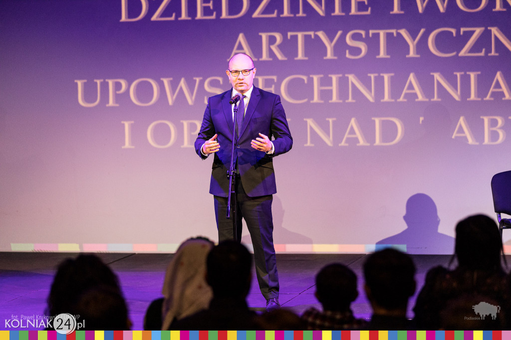 Marszałek wyróżnił ludzi kultury