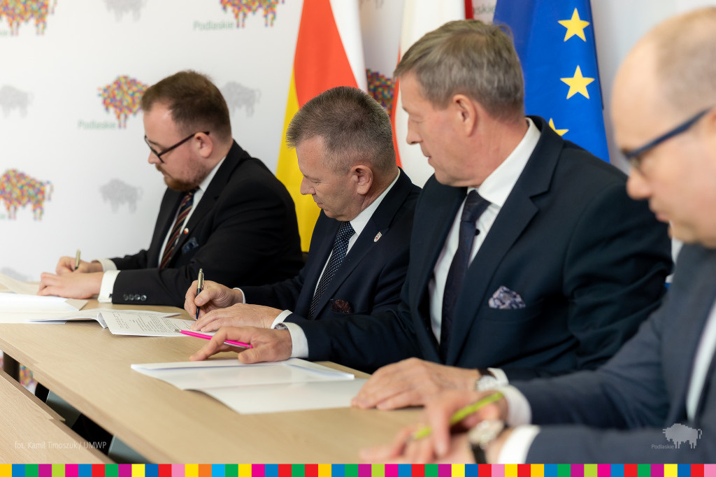 Jeszcze więcej pieniędzy