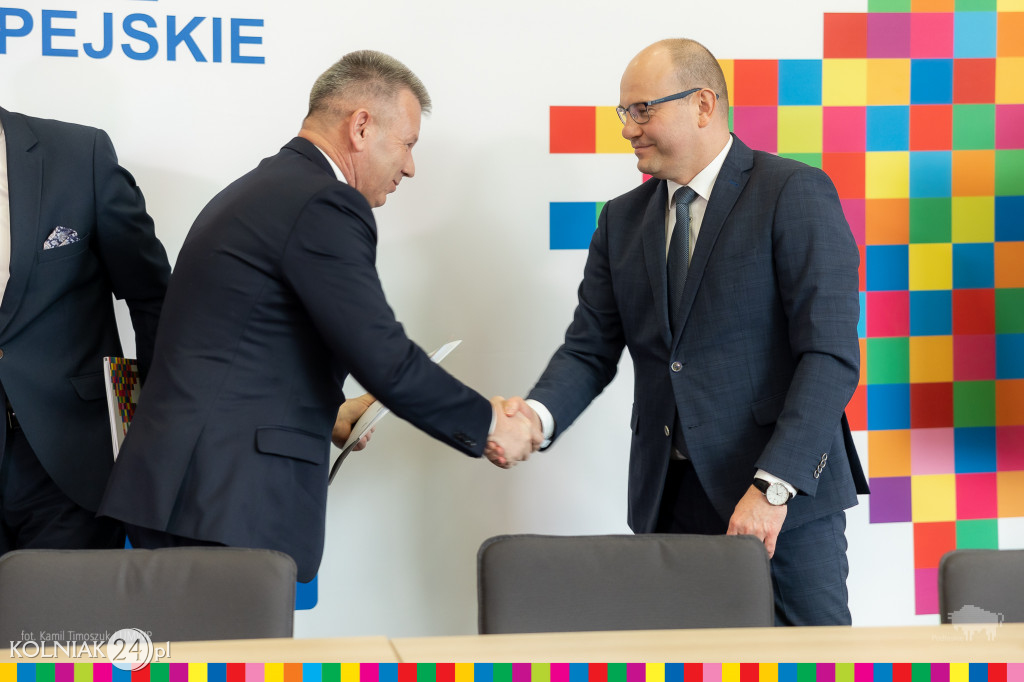 Jeszcze więcej pieniędzy