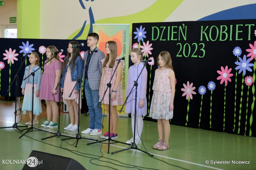 Koncert z okazji Dnia Kobiet w Zabielu