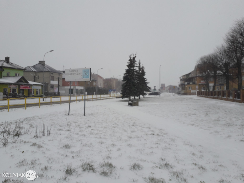 W Kolnie sypie śnieg