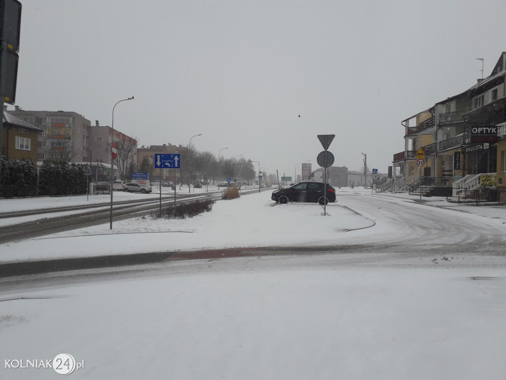 W Kolnie sypie śnieg