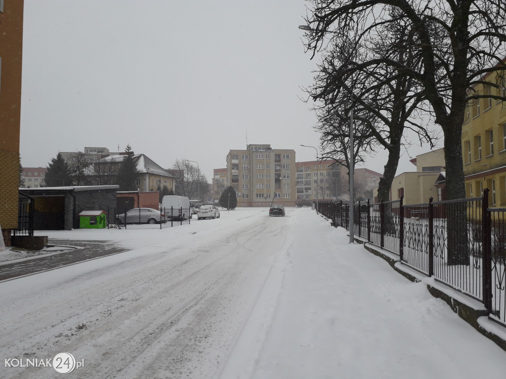 W Kolnie sypie śnieg