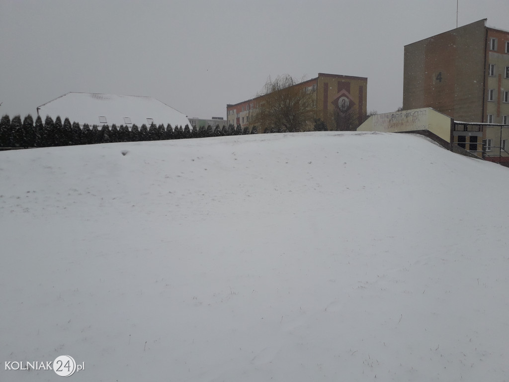 W Kolnie sypie śnieg