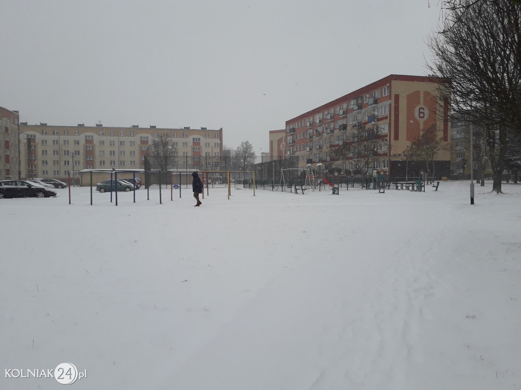 W Kolnie sypie śnieg