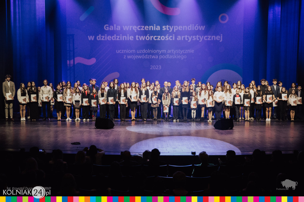 Mieszkanki powiatu otrzymały stypendia