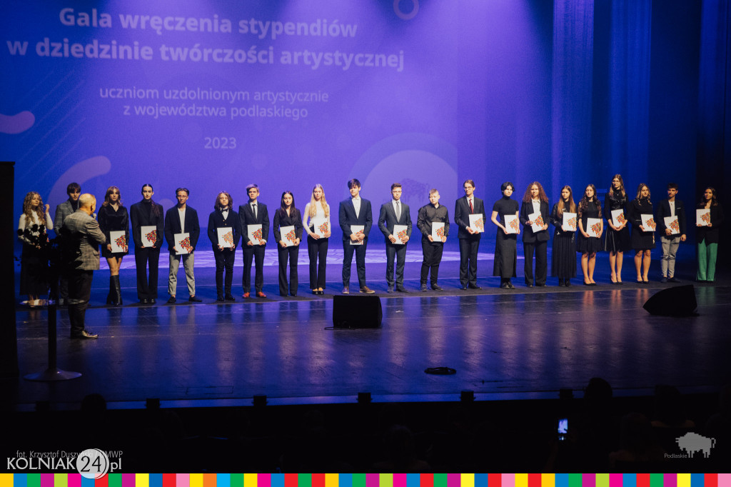 Mieszkanki powiatu otrzymały stypendia