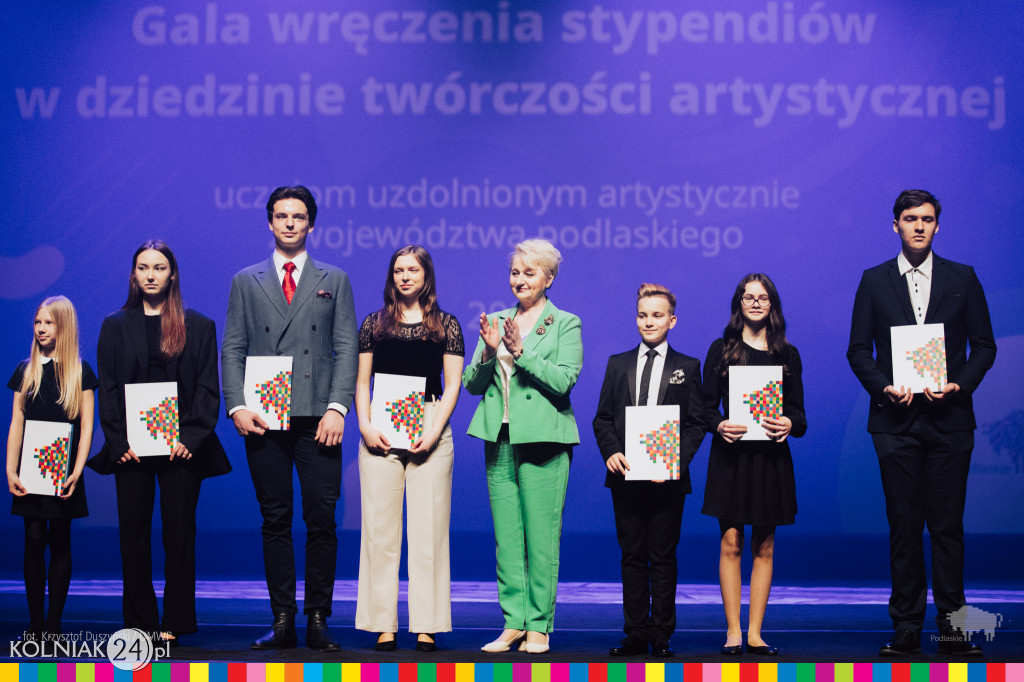Mieszkanki powiatu otrzymały stypendia
