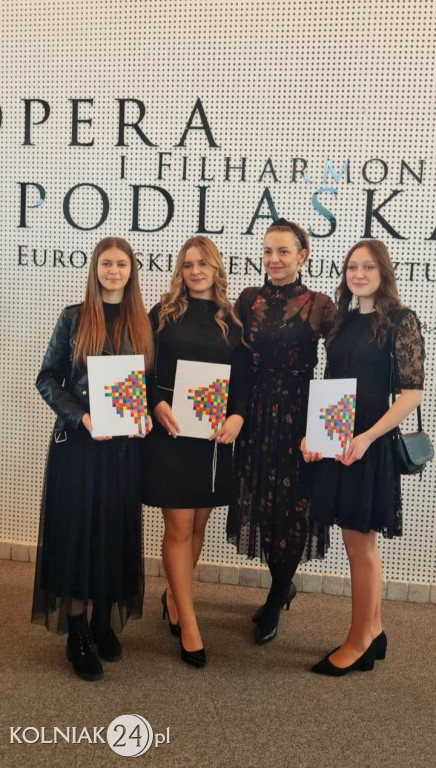 Mieszkanki powiatu otrzymały stypendia