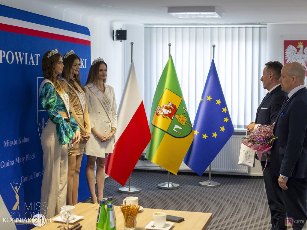 Uczestniczki wyborów Miss w Starostwie