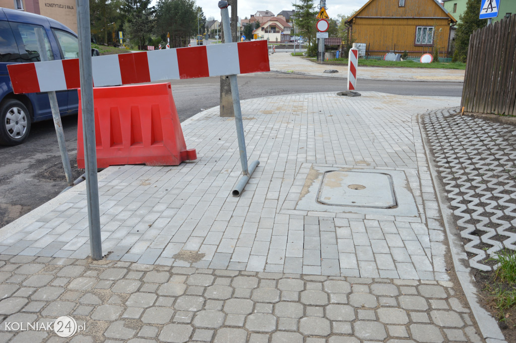 Asfalt na rondzie już wylany