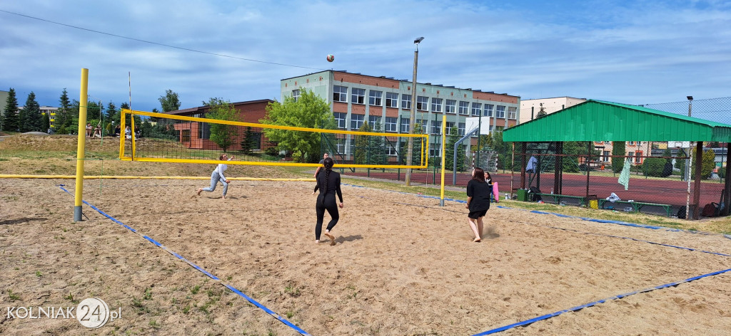 II SZKOLNY TURNIEJ PIŁKI PLAŻOWEJ
