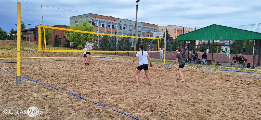 II SZKOLNY TURNIEJ PIŁKI PLAŻOWEJ