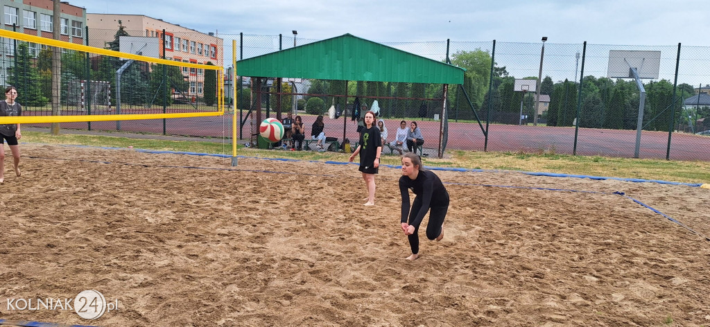 II SZKOLNY TURNIEJ PIŁKI PLAŻOWEJ