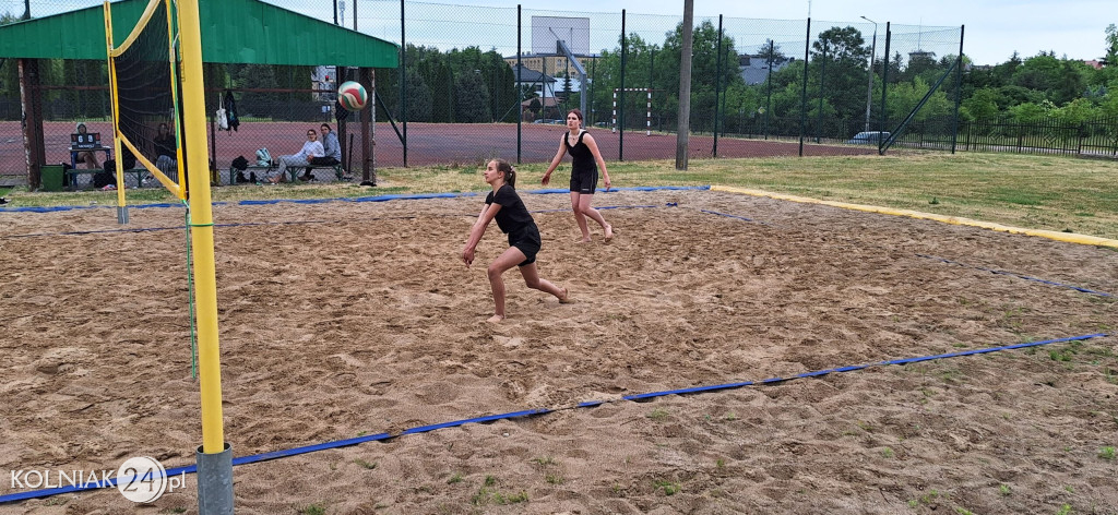 II SZKOLNY TURNIEJ PIŁKI PLAŻOWEJ