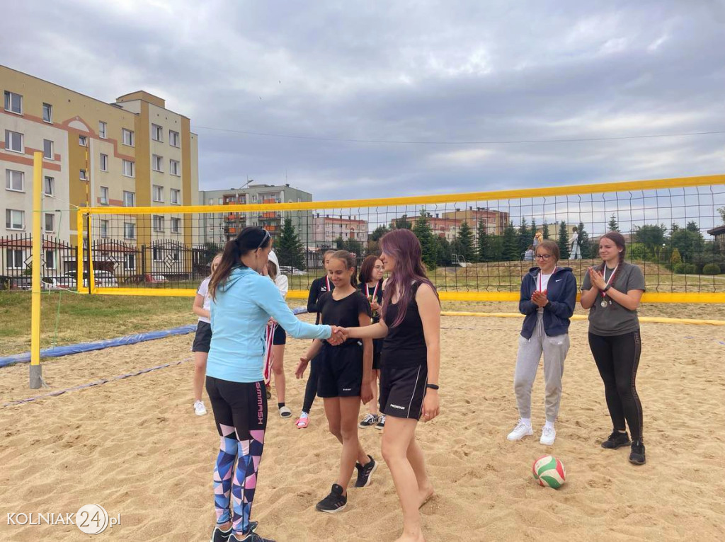 II SZKOLNY TURNIEJ PIŁKI PLAŻOWEJ
