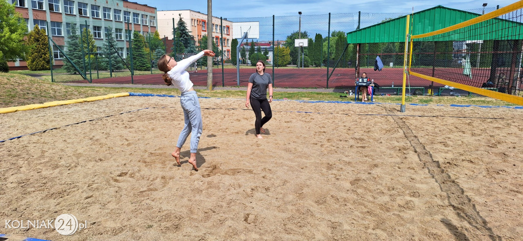 II SZKOLNY TURNIEJ PIŁKI PLAŻOWEJ