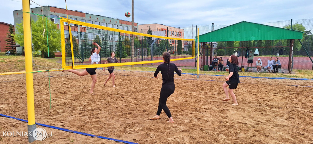 II SZKOLNY TURNIEJ PIŁKI PLAŻOWEJ