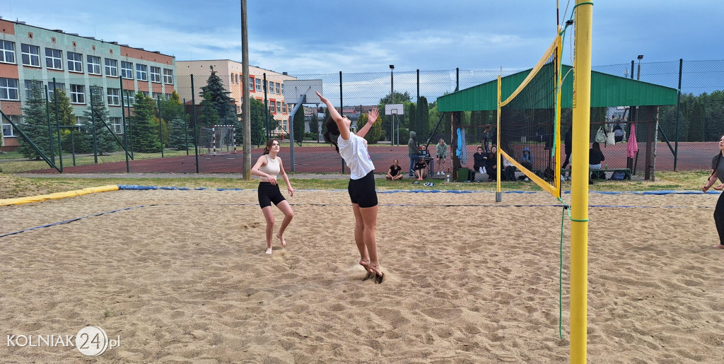 II SZKOLNY TURNIEJ PIŁKI PLAŻOWEJ