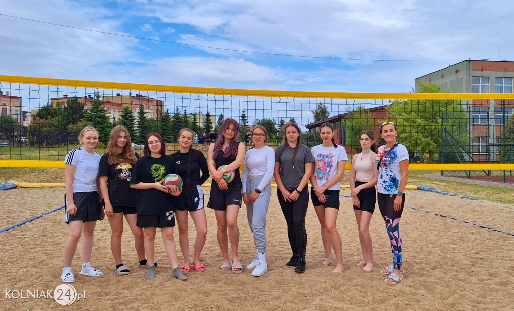 II SZKOLNY TURNIEJ PIŁKI PLAŻOWEJ