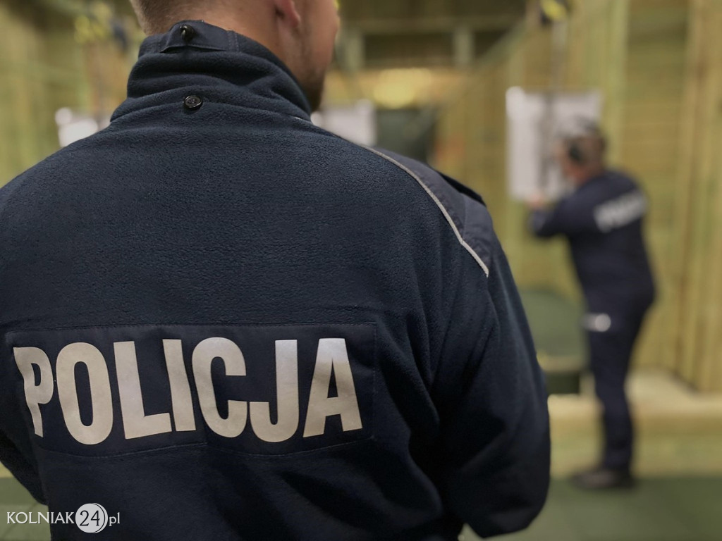 Policjanci z Kolna na strzelnicy