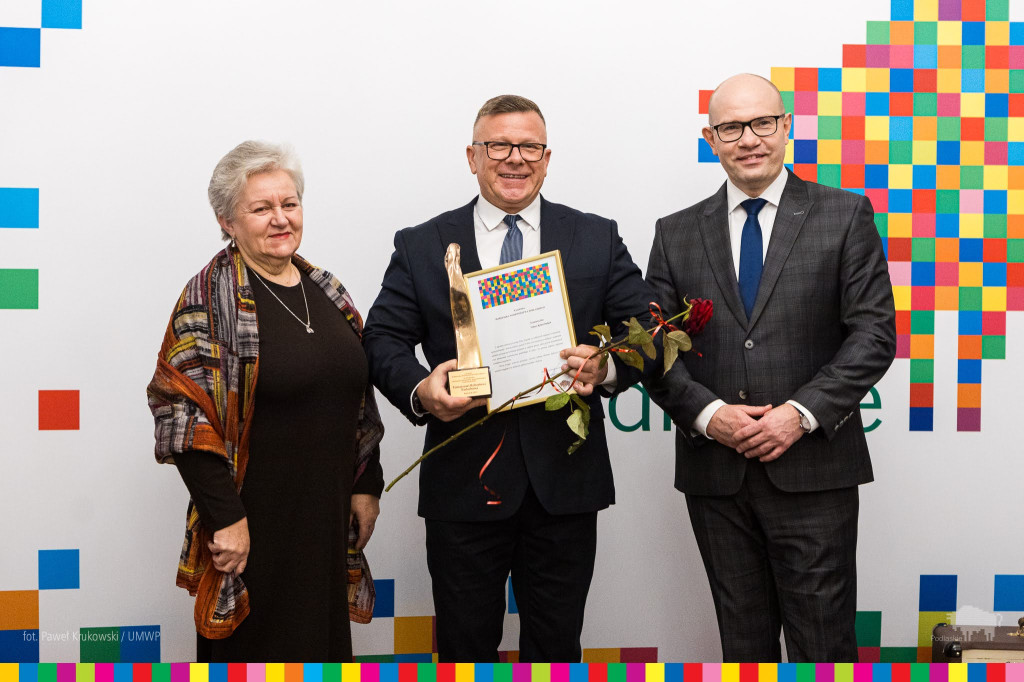 Marszałek nagrodził artystów i ludzi kultury