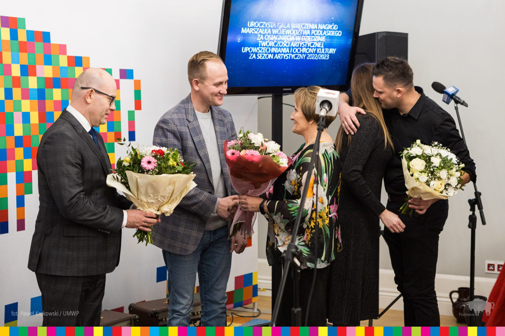 Marszałek nagrodził artystów i ludzi kultury