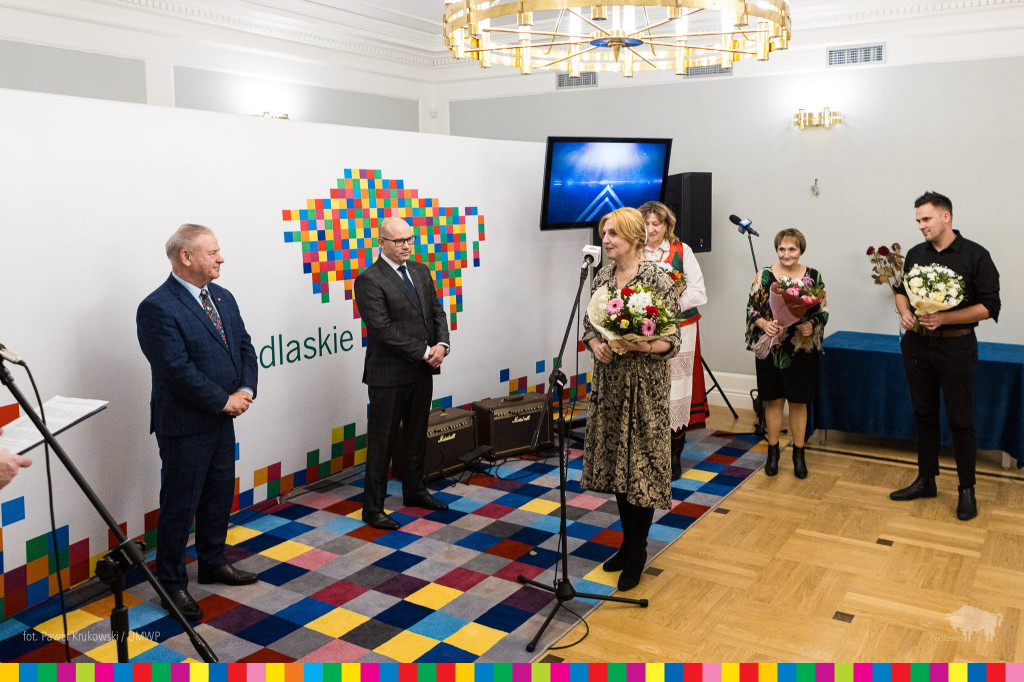 Marszałek nagrodził artystów i ludzi kultury