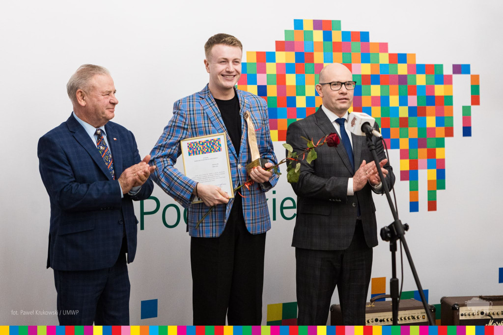 Marszałek nagrodził artystów i ludzi kultury