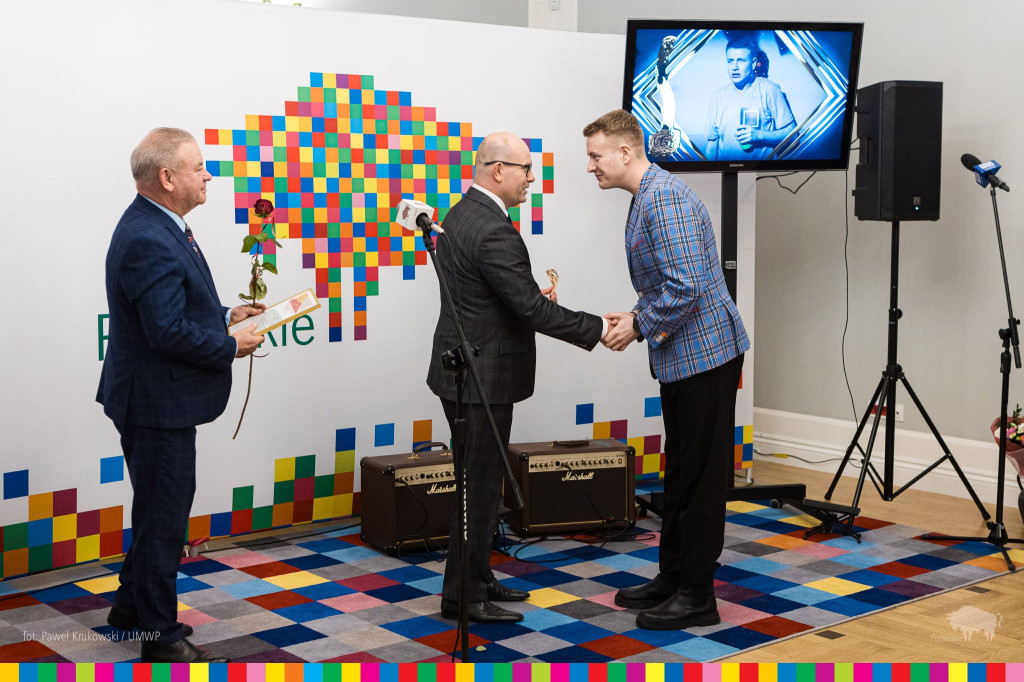 Marszałek nagrodził artystów i ludzi kultury