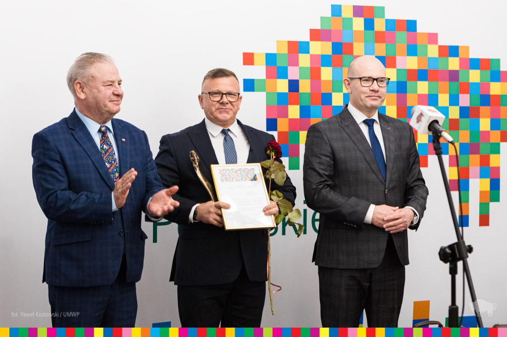 Marszałek nagrodził artystów i ludzi kultury