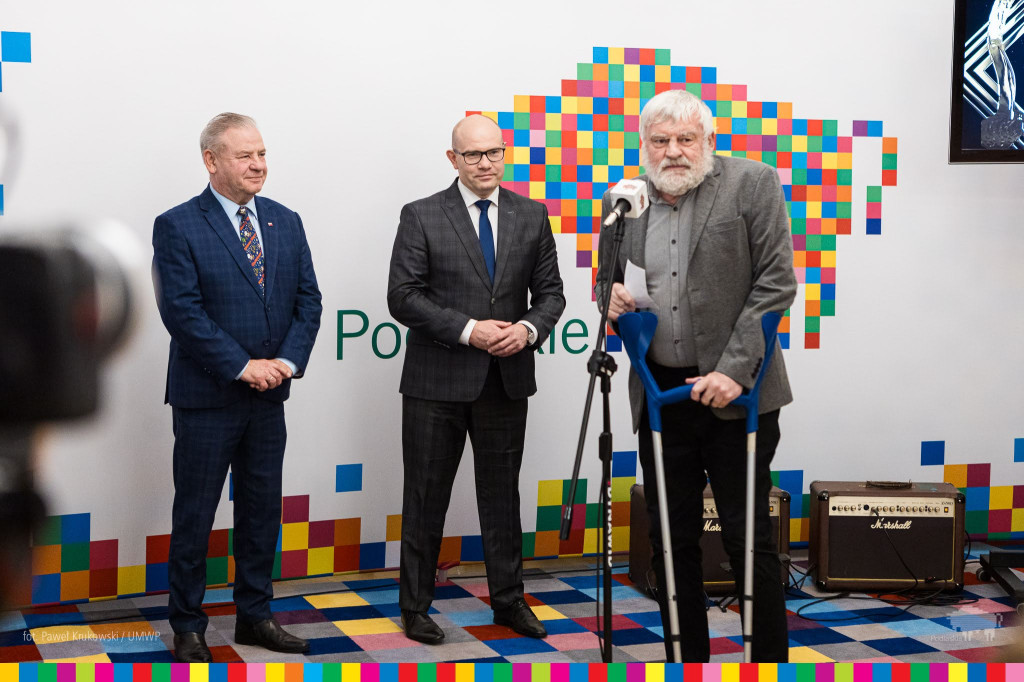 Marszałek nagrodził artystów i ludzi kultury