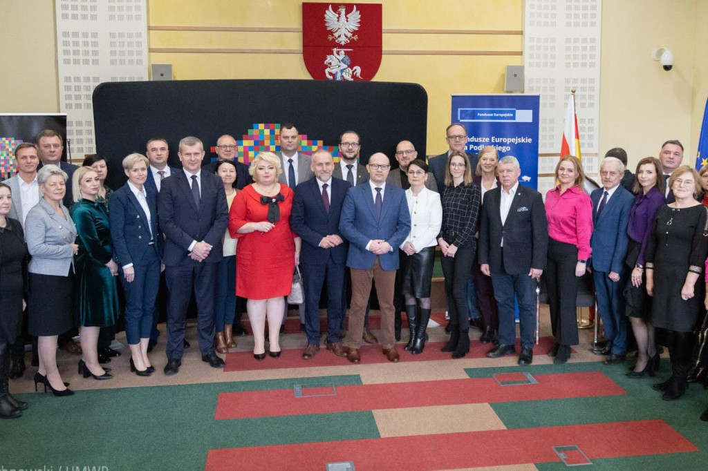 Niemal 45 mln zł na przeciwdziałanie wykluczeniu seniorów oraz osób z niepełnosprawnych