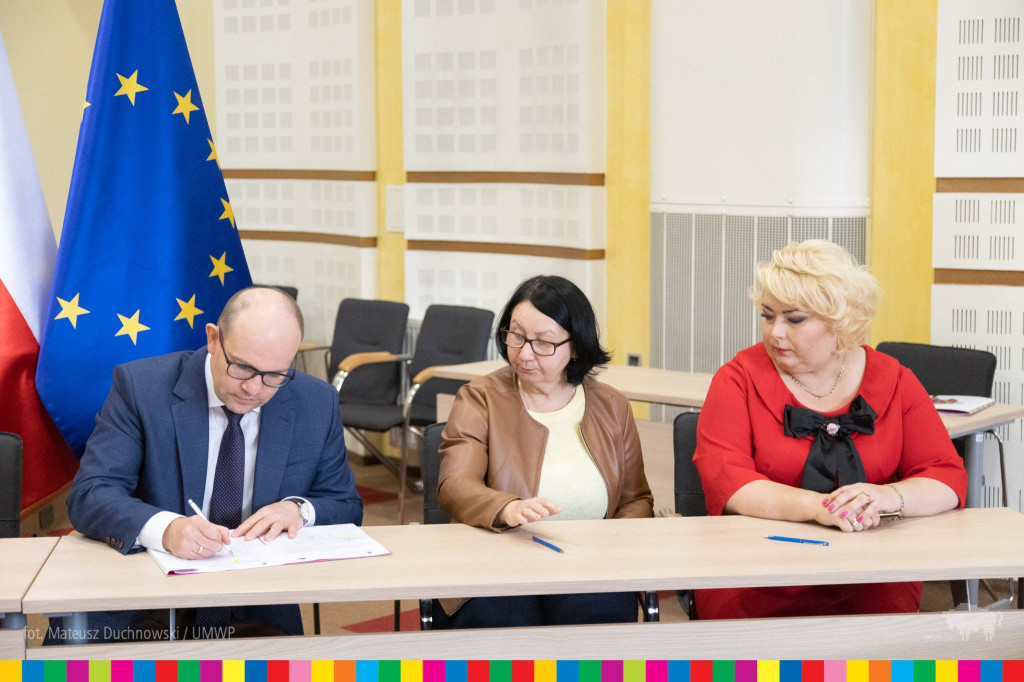 Niemal 45 mln zł na przeciwdziałanie wykluczeniu seniorów oraz osób z niepełnosprawnych