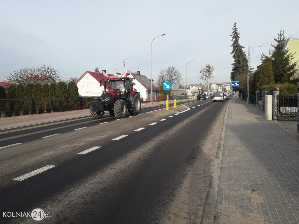 Rolnicy jadą z Kolna na protest do Marianowa