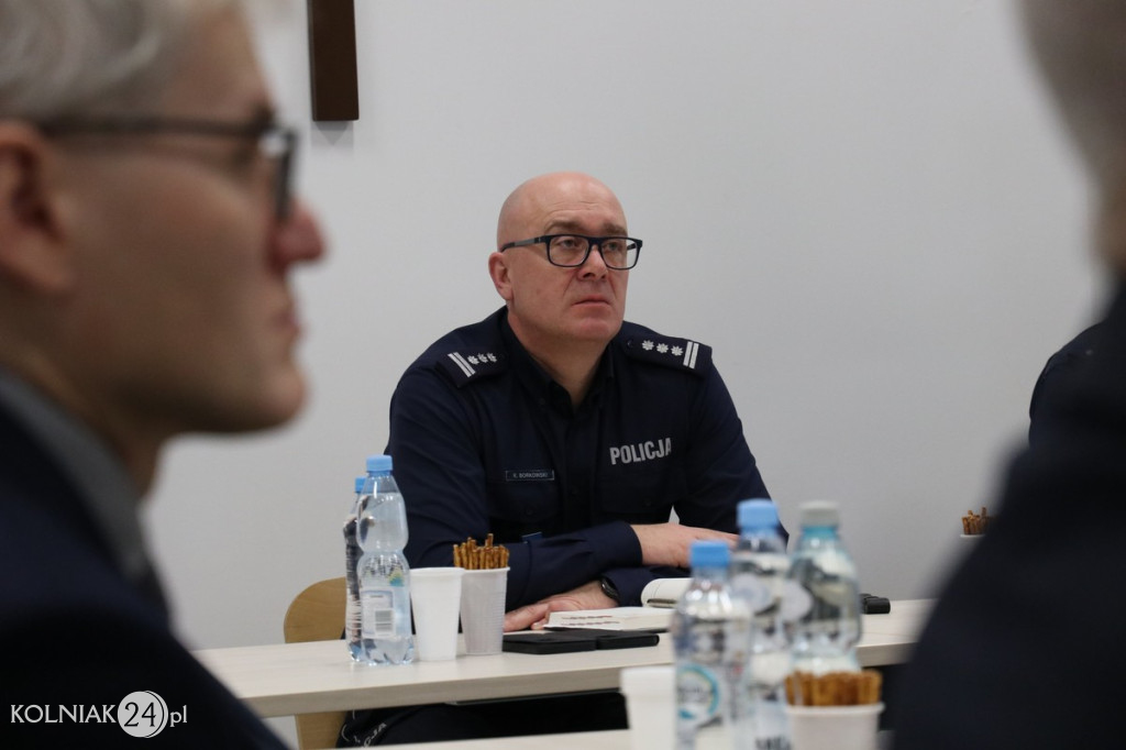 Odprawa w komendzie Policji w Kolnie