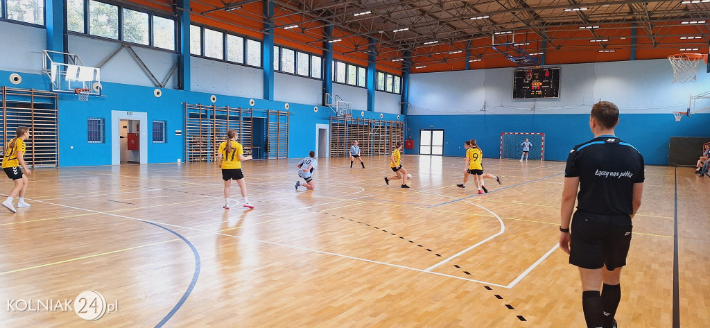 I LIGA HALOWEJ PIŁKI NOŻNEJ DZIEWCZĄT