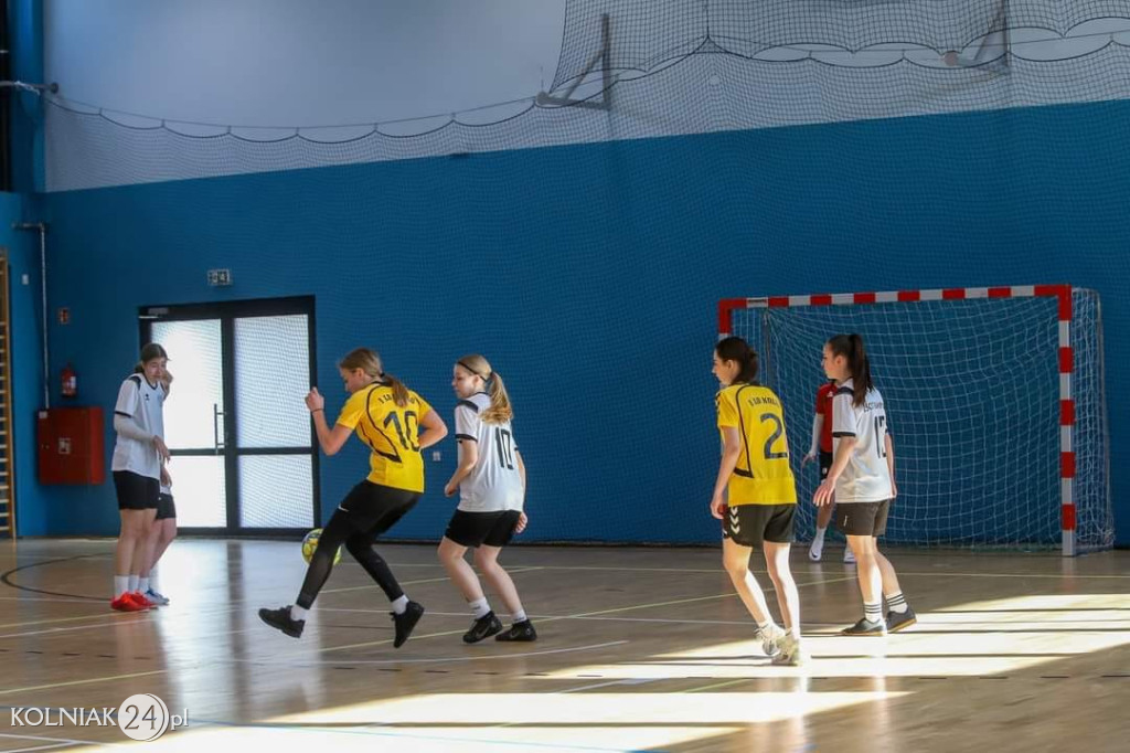 I LIGA HALOWEJ PIŁKI NOŻNEJ DZIEWCZĄT