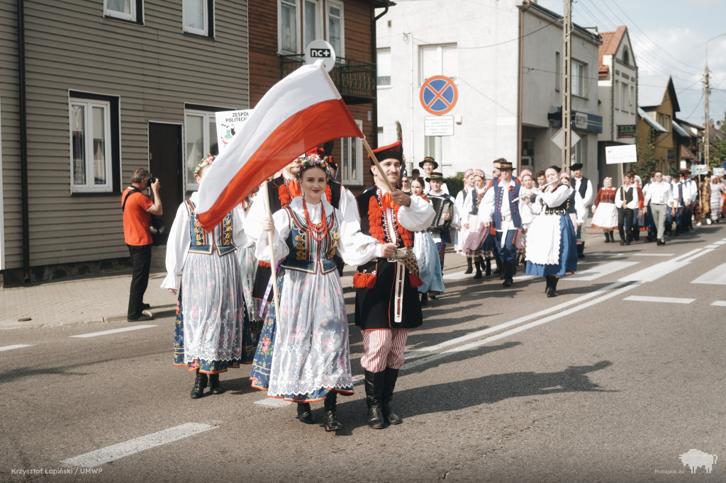 Barwne tradycje na folkowym festiwalu „Podlaskie Spotkania”