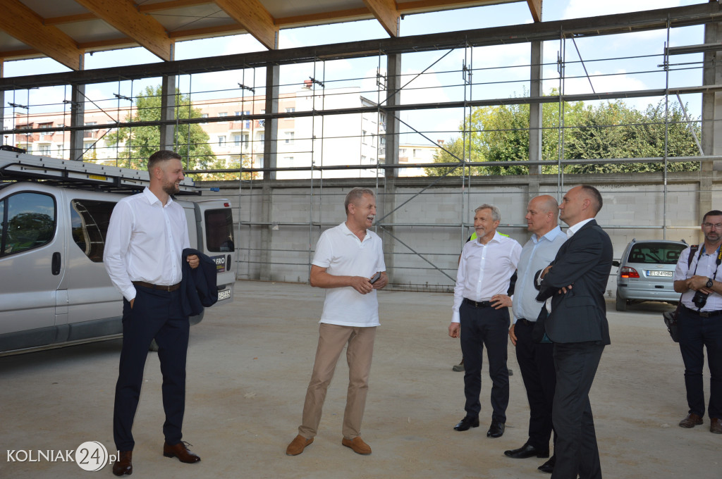 Wnętrze hali sportowej ZST