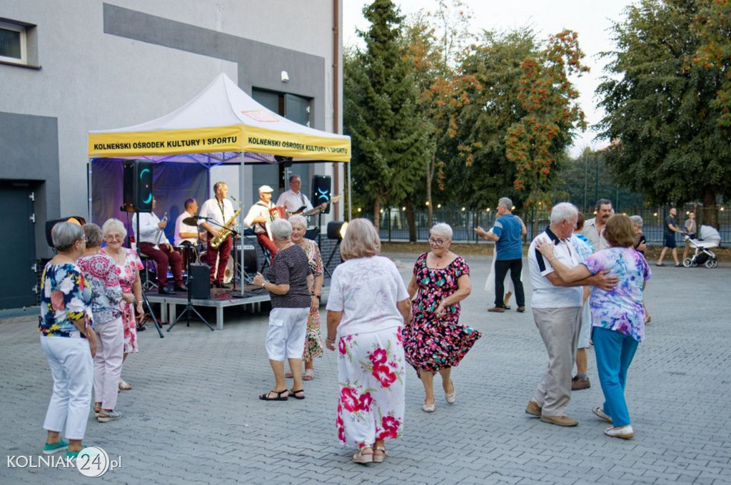 Zabawa pod chmurką