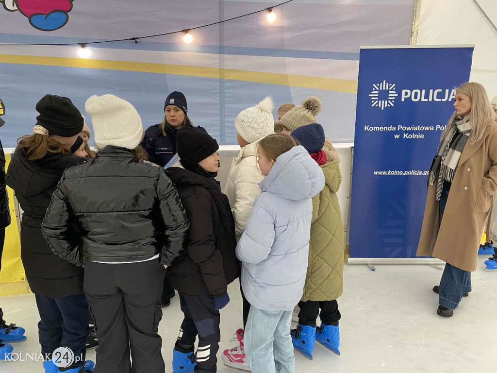 TURNIEJ ŁYŻWIARSKI Z POLICJANTAMI