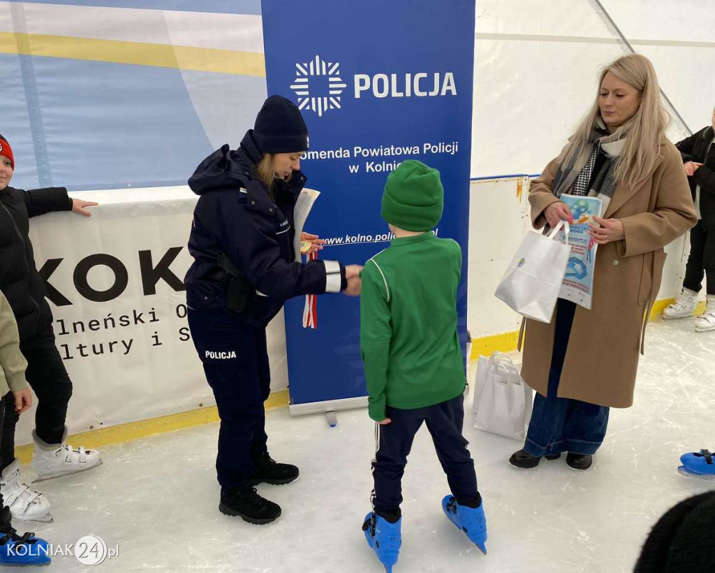 TURNIEJ ŁYŻWIARSKI Z POLICJANTAMI