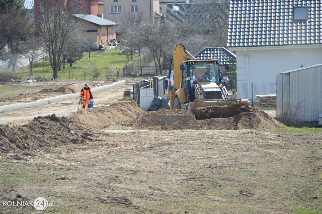 Prace na ulicy Bursztynowej i Szmaragdowej w Kolnie